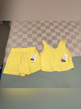 NWT Vuori Sunlight Yellow SL Villa Textured Crop Tank & Shorts Set Large